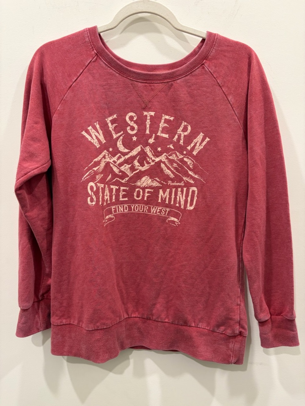 Vintage-Style Rose‎ Crewneck Sweatshirt with Western Graphic